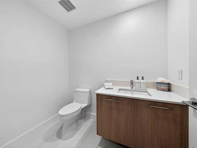153 N Seabreeze Blvd #1901 — Photo 29