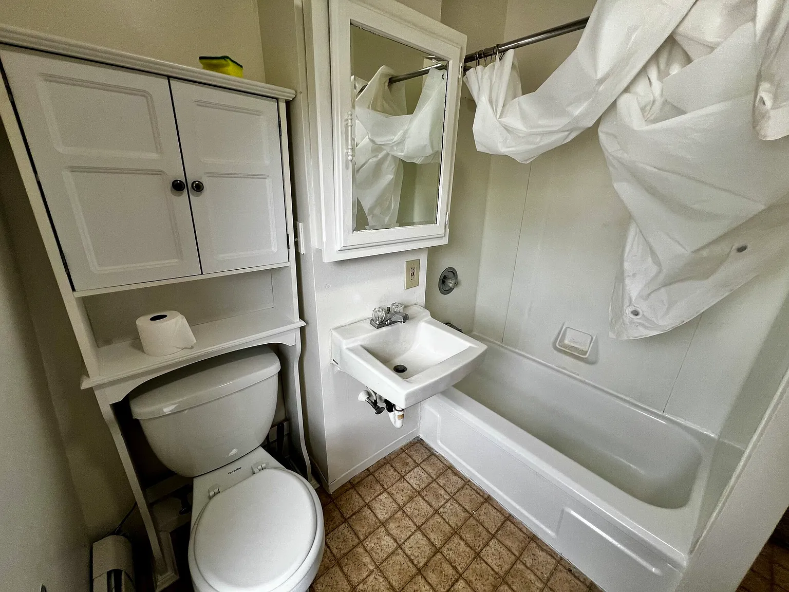 2 bed, 1.0 bath, 900 sqft, $1,750 — Photo 4