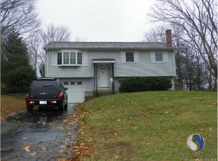 10 Overlook Dr, Preston, CT 06365