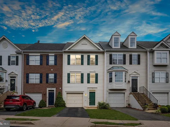 150 Hampshire Sq SW, Leesburg, VA 20175