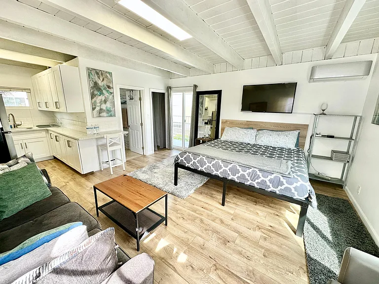 3769 Riviera Dr #B — Photo 1