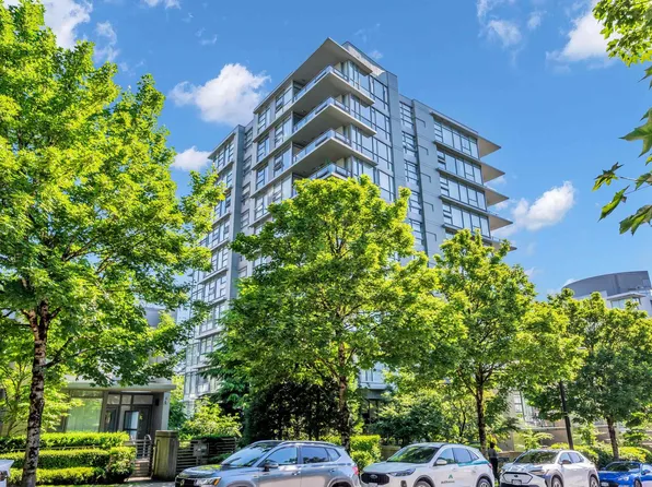 9222 University Cres #1007, Burnaby, BC V5A 0A6