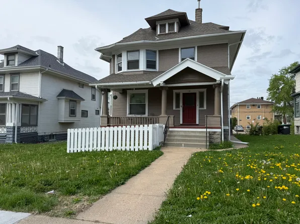 116 N 40th St #1, Omaha, NE 68131