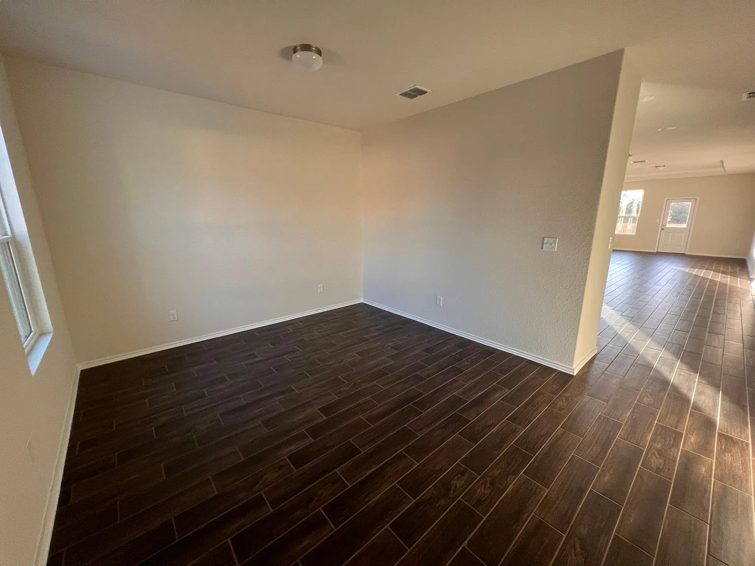 3 bed, 1682 sqft, $2,200 — Photo 2