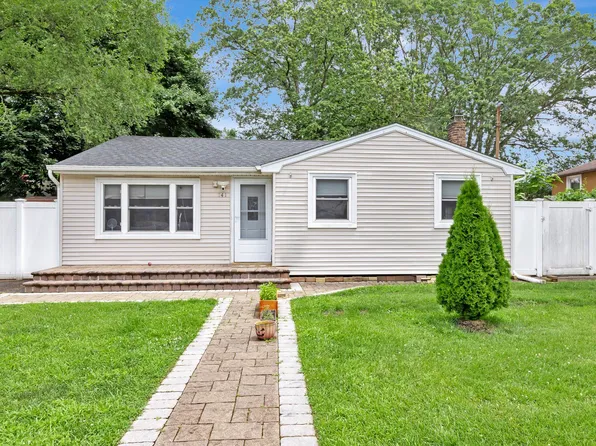 141 Smithtown Polk Boulevard, Centereach, NY 11720