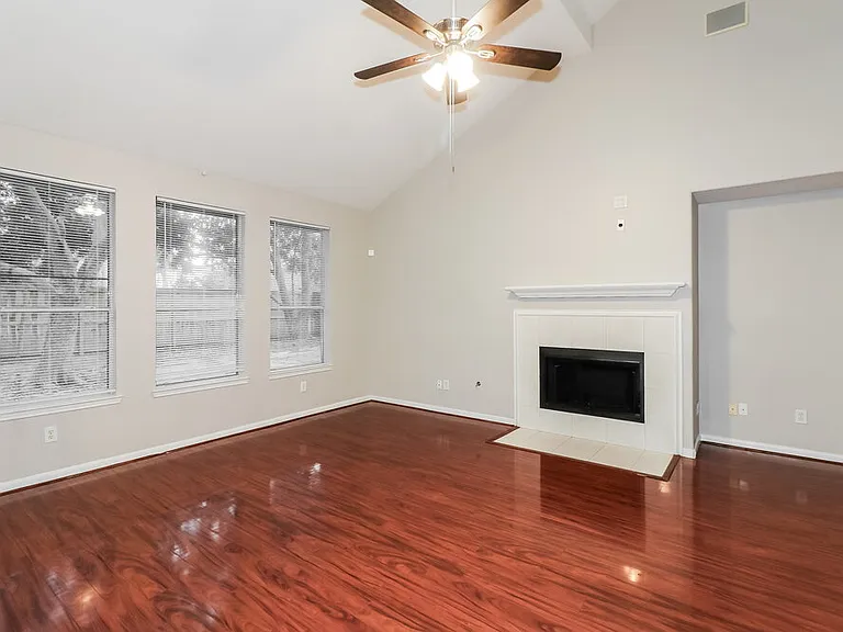 8919 Green Ray Dr — Photo 4