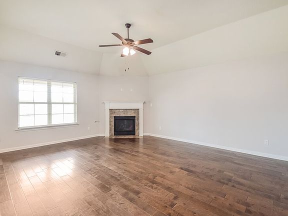 5th image of 2805 S Cherry Dr