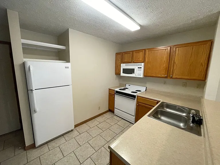 3029 Butterfield Ct — Photo 5