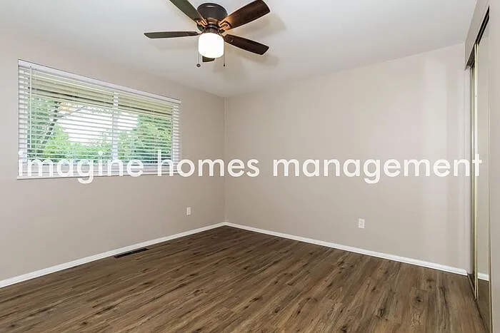 11147 Hawk St — Photo 10