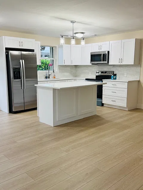 2 bed, $2,500 — Photo 2