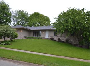 4828 Clearsky Dr, Rockford, IL 61109