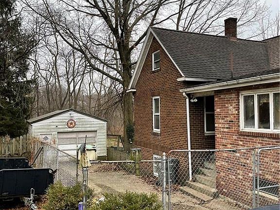 3rd image of 2315 Cherry Hill Ave