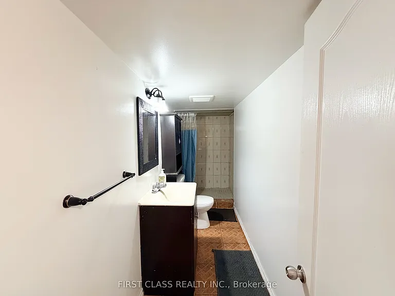 87 Vauxhall Dr — Photo 14