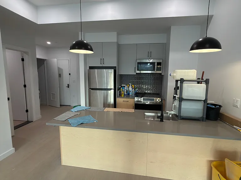 75 Webster St #4D — Photo 9