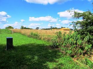 5330 N Pleasant View Ln, Springfield, MO 65803