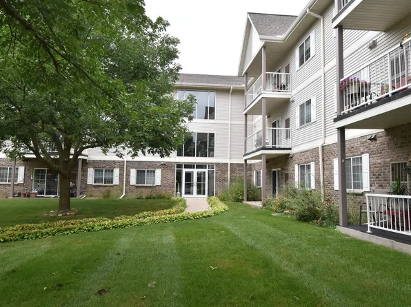 140 West Commerce BOULEVARD #113, Slinger, WI 53086