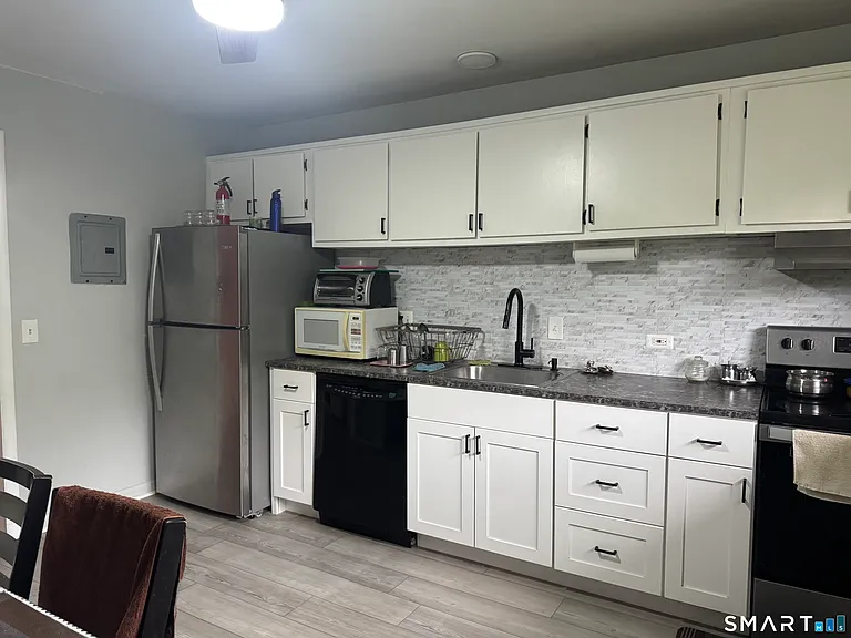44 Racebrook Rd #B — Photo 5