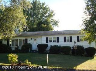 32 Red Maple Ave, Mountain Top, PA 18707
