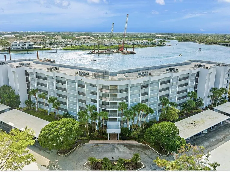 1748 Jupiter Cove Dr #121A — Photo 2
