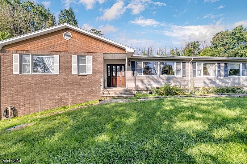1st image of 10 Pilz Ct