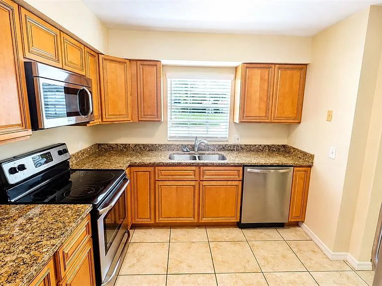 2405 Aspinwall St #2405 — Photo 4