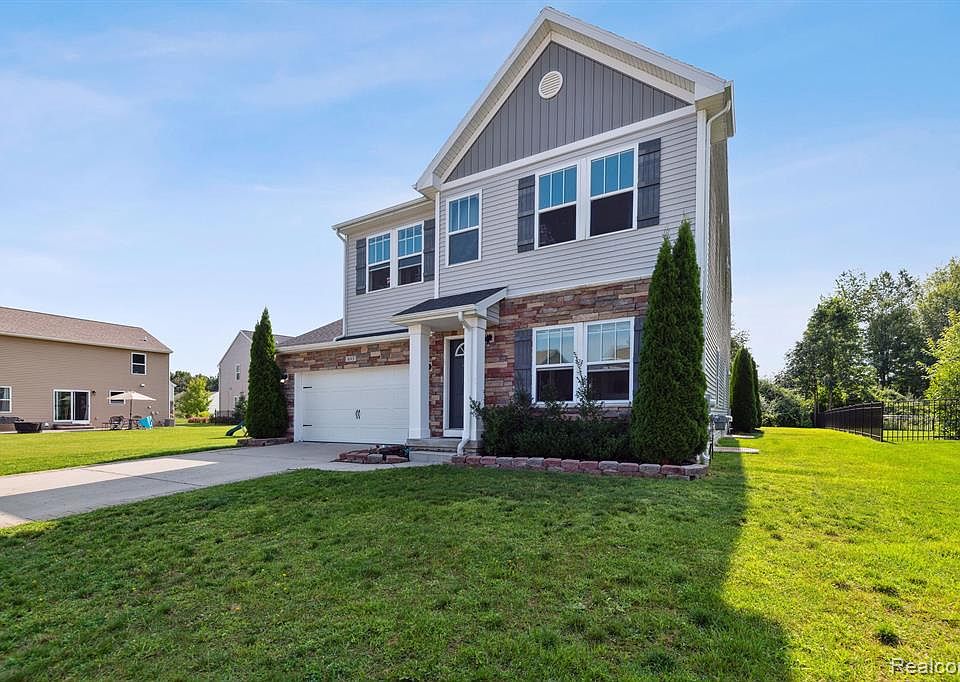 693 Autumn Valley Dr, Ortonville, MI 48462 MLS 20230073322 Zillow