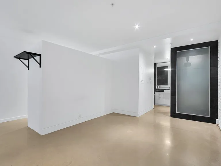 53 Hastings St W #604 — Photo 29