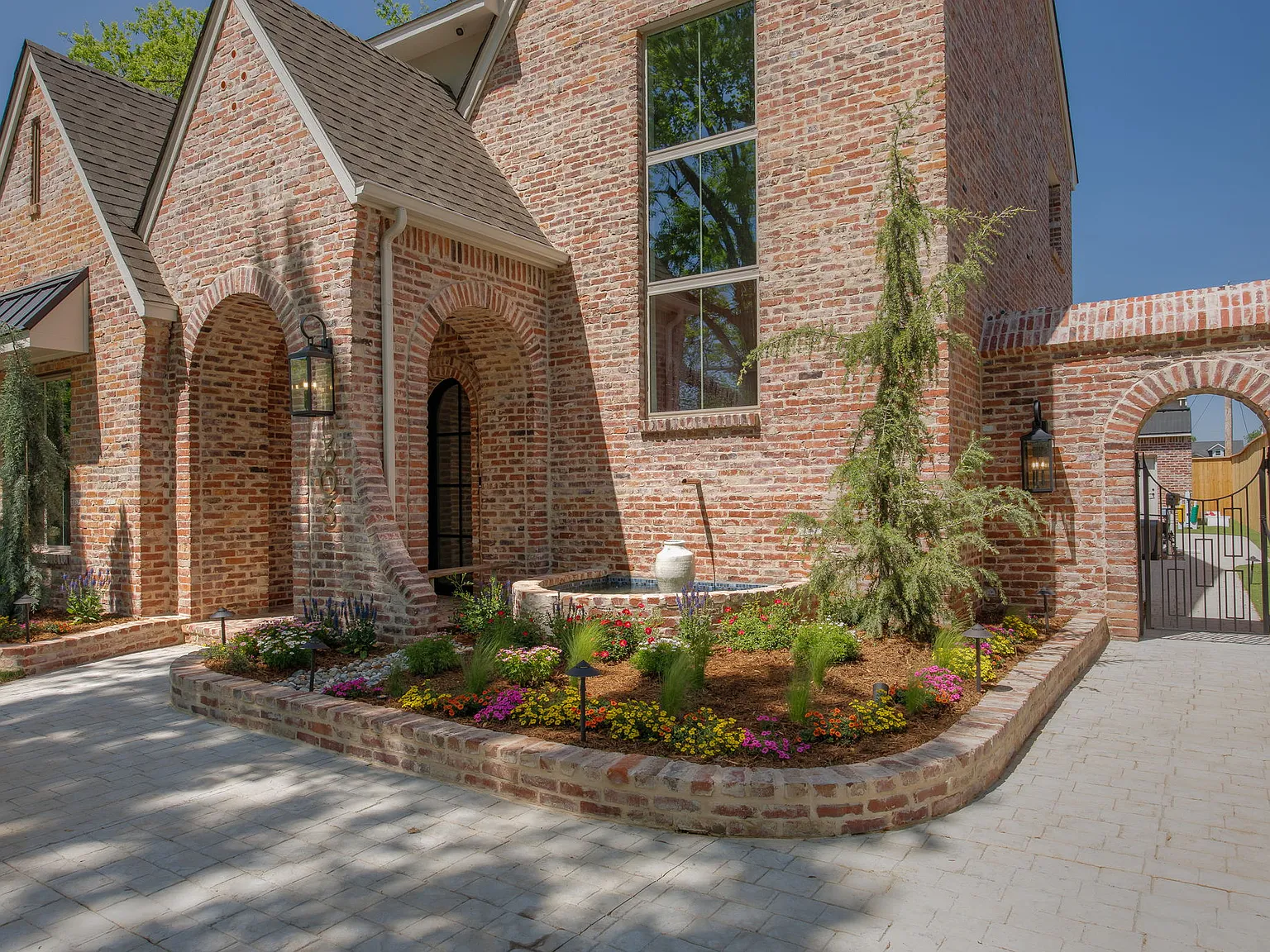 4 bed, 3.5 bath, 2900 sqft, $6,500 — Photo 3