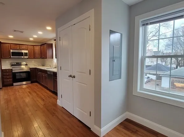 944 Warren Ave #2-F, Brockton, MA 02301