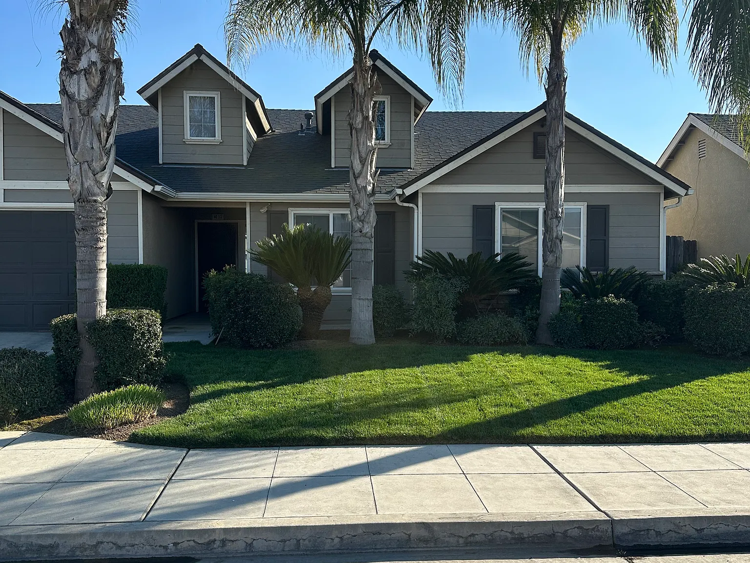 4 bed, 2016 sqft, $2,600 — Photo 1