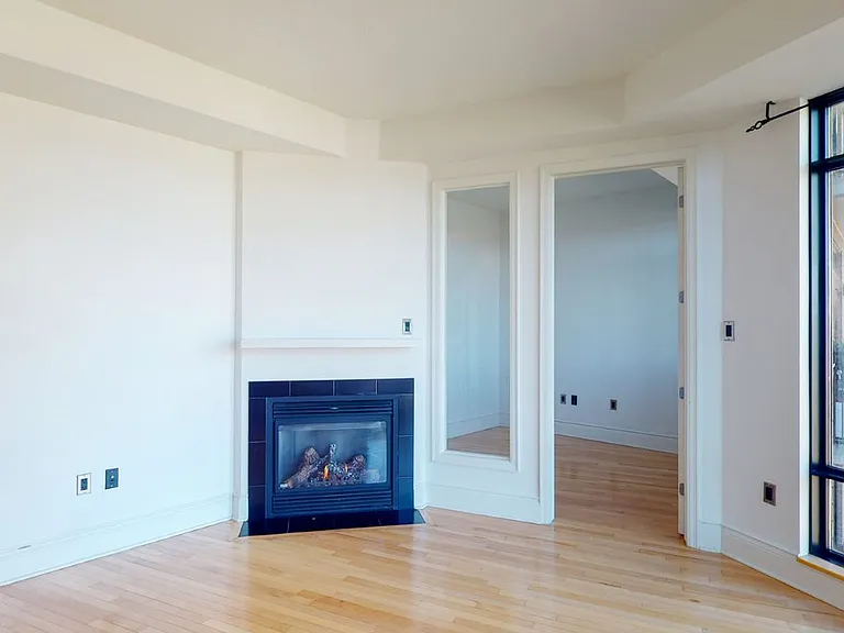509 Berkley Ave #509 — Photo 5