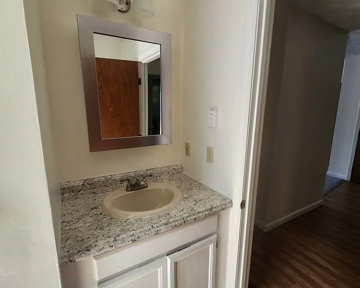 Sixteen Carpenter Ave — Photo 4