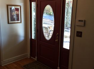 567 Hillside St, Ridgefield, NJ 07657