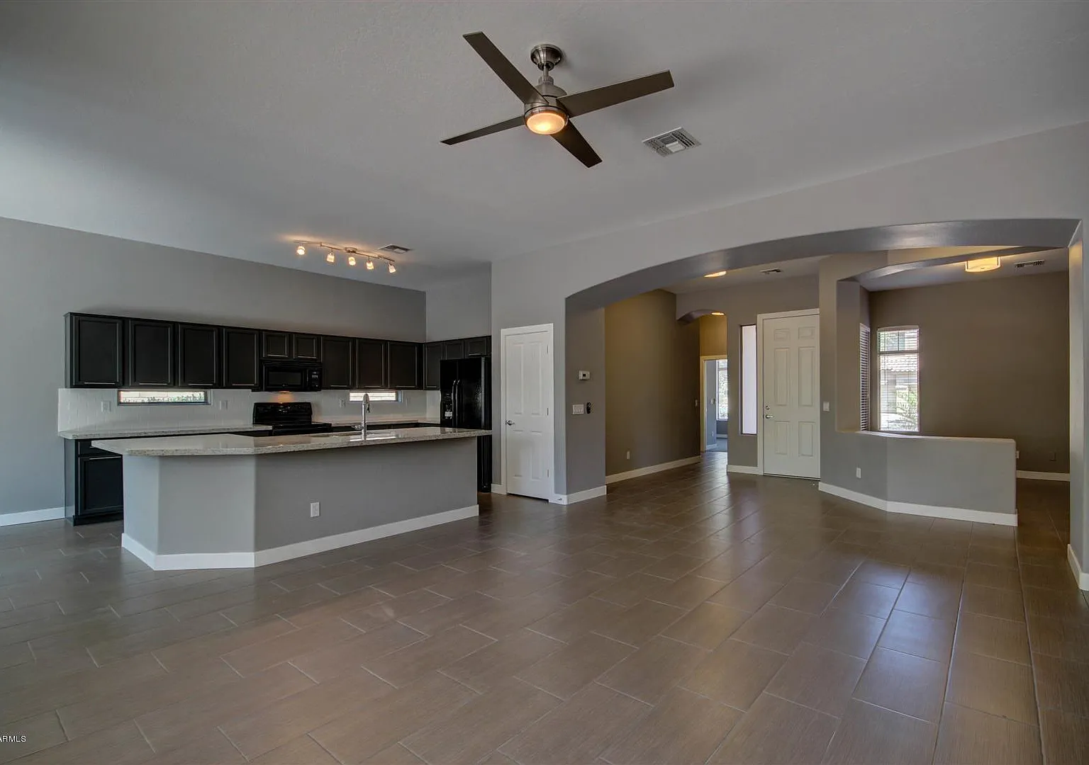 3 bed, 2.5 bath, 2073 sqft, $2,550 — Photo 3
