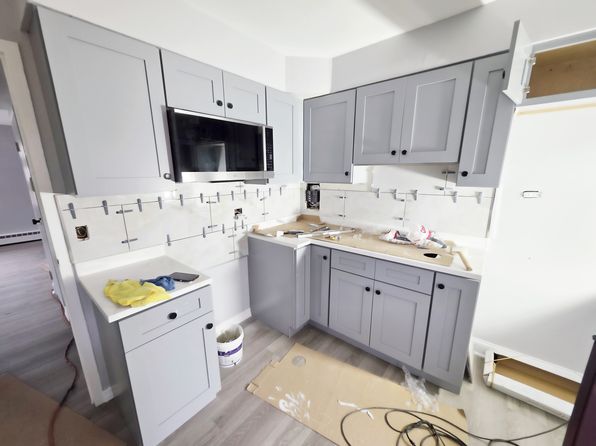 2115-2123 W Farragut Ave Floor 2