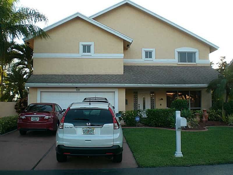 1st image of 510 NW 207th Ter