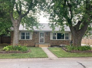 305 N Lincoln Ave, Fowler, IN 47944