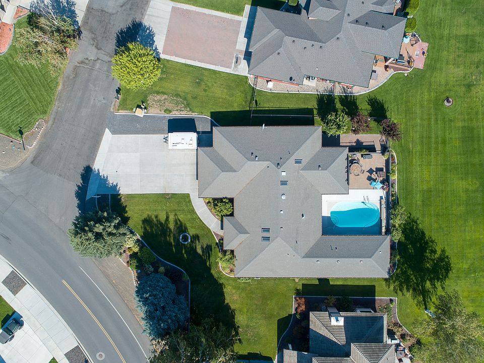 2nd image of 6501 Eagle Dr NE