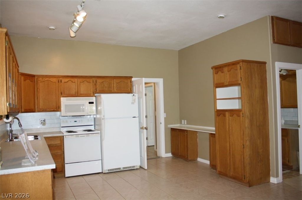1101 E Blosser Ranch Rd, Pahrump, NV - View 6