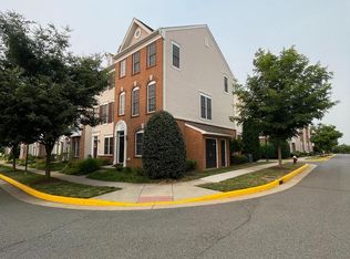 25111 Monteith Ter, Chantilly, VA 20152