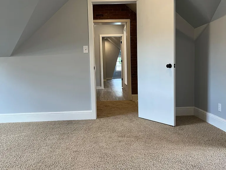 512 S Mathis Ave — Photo 37