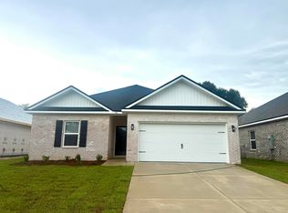 46 Spooner St, Defuniak Springs, FL 32433