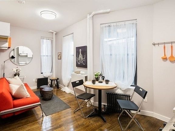 2nd image of 73 Monroe St APT 9