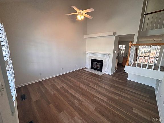 4th image of 408 Wexford Pl