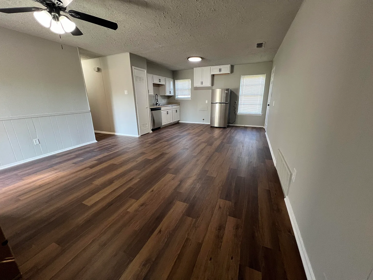 4 bed, 1252 sqft, $2,200 — Photo 2