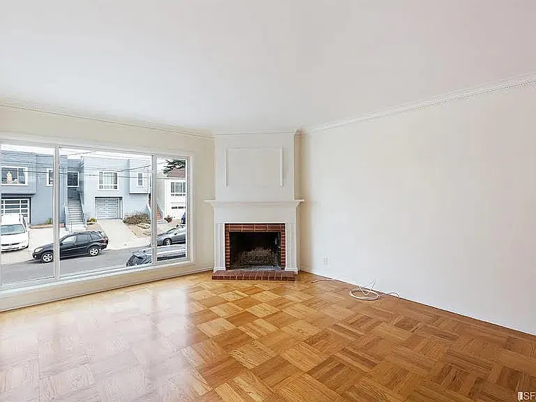 3 bed, 1370 sqft, $6,300 — Photo 4