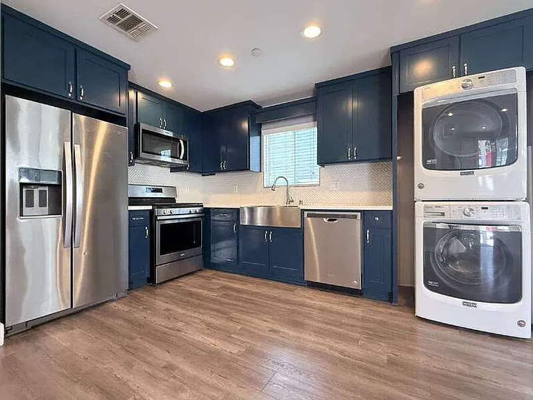 3652 1/2 Percy St #LOWER — Photo 7