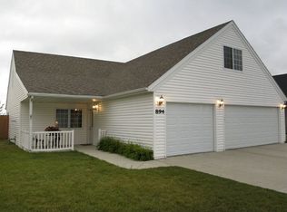 894 Homestead Ct, West Fargo, ND 58078