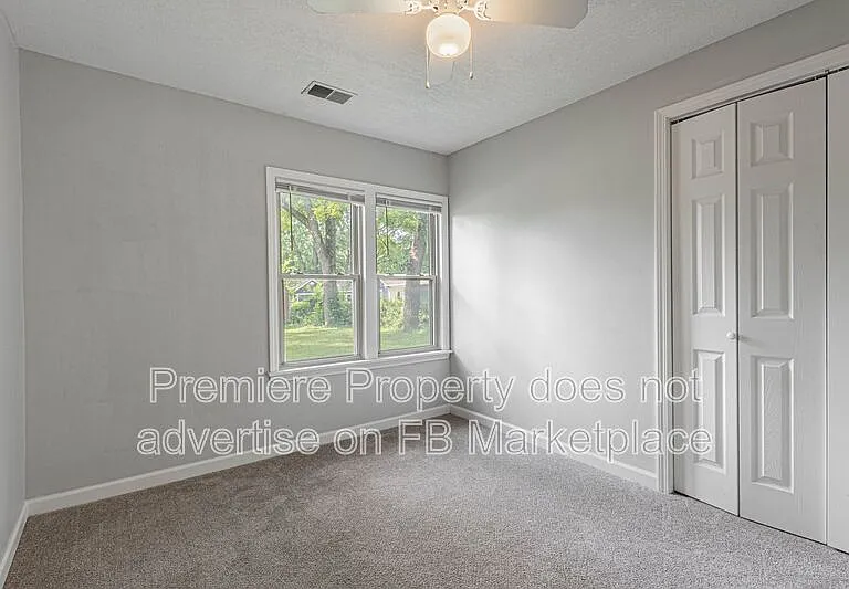 1107 W 27th St S — Photo 8