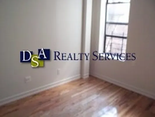 Rented by DSA Realty Midtown West | media 30